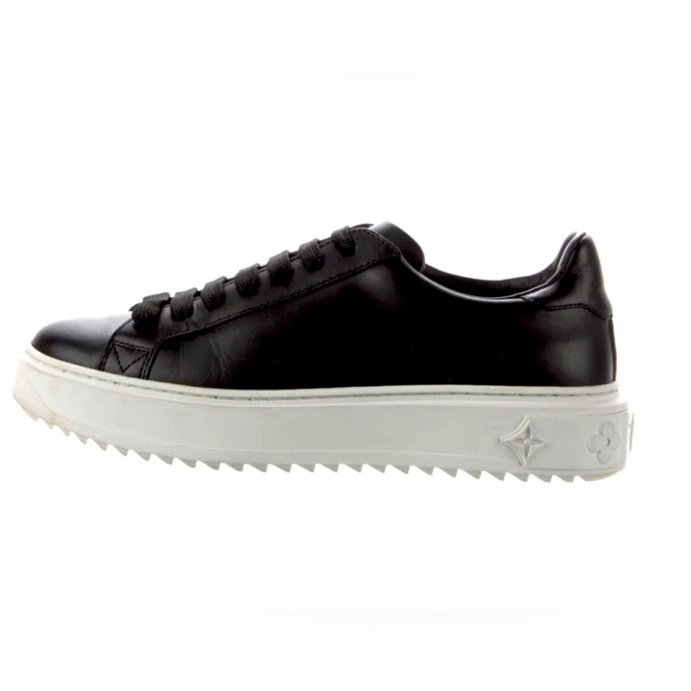 Brand new Louis Vuitton Time Out sneaker size 40